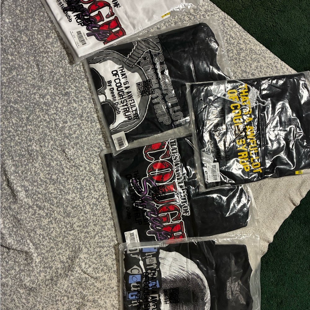 Men's Short Sleeve Graphic Tee - Black and White